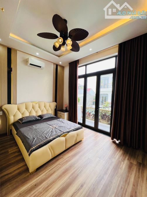 Bán nhà 3 tầng mới số đẹp mt Hòa Minh 3, Cách biển 100m, Q Liên Chiểu, 72m2,  5 tỷ 79 tl - 2