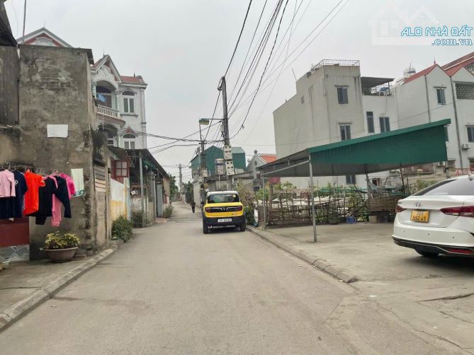 Bán đất Kiêu Kỵ - Hai mặt tiền – Ô tô đỗ cổng – 100m2 – Giá 5.1 tỷ - 2