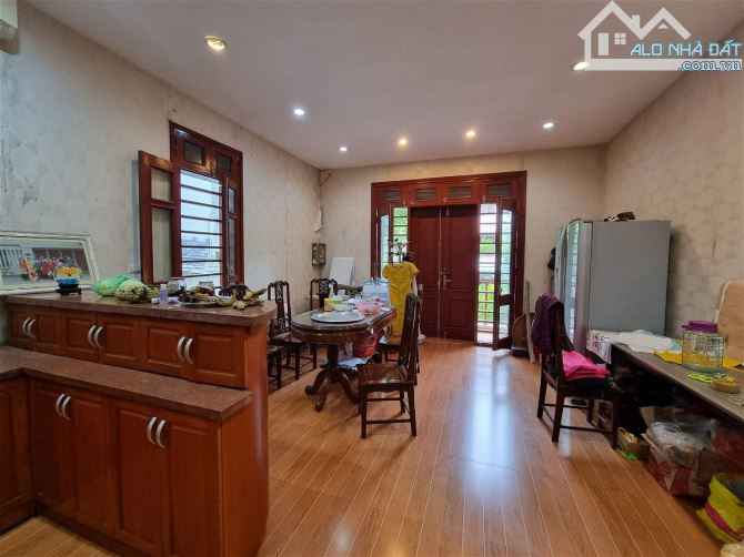 Bán Phân Lô Liền Kề Hoàng Quốc Việt 98m2 Mt 8.5m Oto Tránh Đỗ Ngày Đêm Rộng Thoáng Ở Sướng - 2