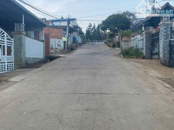 Cần bán lô đất 2 mặt tiền đường Trần Khắc Chung Liên nghĩa - 2
