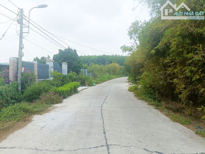 Bán nhà 2 mặt tiền 1/ đường Trung Lập - 1004m2 - 18x57 - 300m2 thổ cư - xã Trung Lập - 2