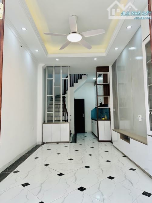 Đại Cát-Bắc Từ Liêm -Ô Tô Đỗ Cửa DT 40m ,5 Tầng ,4 Ngủ ,Giá 5,3 Tỷ - 2