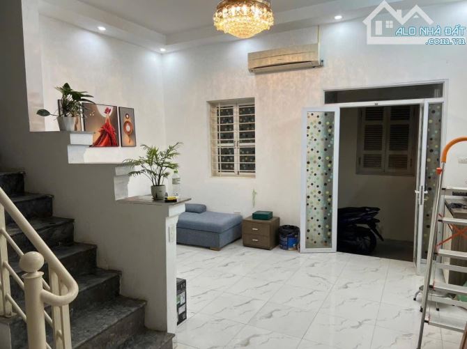 cho thuê nhà nguyên căn phố Bạch Mai dt 43m - 2