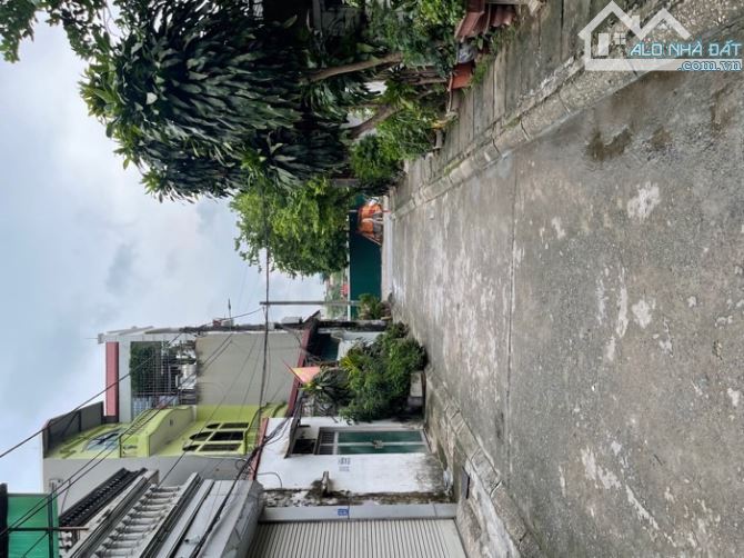 Bán đất  Đặng Vũ Hỷ - Đức Giang - lô góc ô tô- 40m mặt tiền5,4m 6,6 tỷ ( Thương Lượng - 2