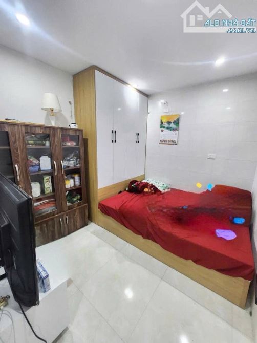 Cần bán căn nhà tập thể Trần Quốc Hoàn, tầng 1, nhỉnh 4 tỷ, trung tâm Quận Cầu giấy - 2