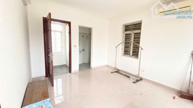 SIÊU PHẨM NHÀ 3 Tầng giá rẻ nhất Sở Dầu,Hồng Bàng  chỉ 2,1 tỷ nhà 3 sân cổng riêng gần 50 - 2