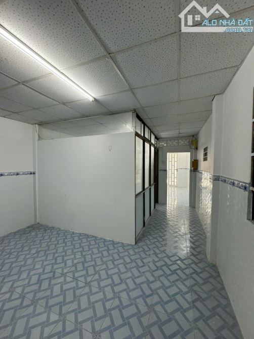 BÁN ĐẤT MẶT PHAN ĐĂNG LƯU,PHUONG DĨ AN, TP. DĨ AN, DT 68M2 NGANG 4.2M, GIÁ 3.3TỈ - 3