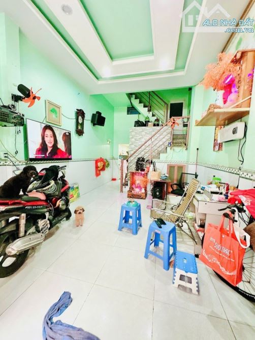 NGAY TTTM PARC MALL - KHU VỰC ĐẮT ĐỊA  - CAO LỖ - DT 3,5X12M - 2 TẦNG 3 PN - NHỈNH 4 TỶ - 3