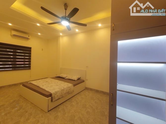 Chủ gửi bán căn nhà phố lệ mật - ô tô đỗ cửa - hàng xóm Vinhome -xung quanh full tiện ích - 3