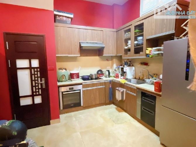 Bán nhà cực hiếm Thái Thịnh, DT 57m2, MT 6.5m, KCBTCC, vị trí đẹp, giá 10 tỷ 8 - 3