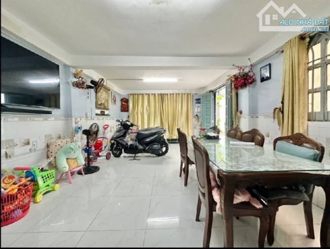 Bán nhà Lê Văn Quới hẻm 8 cách 2 căn ra mặt tiền ( 4,5 x 14 ) vuông vức, 3 tầng BTCT mới. - 3