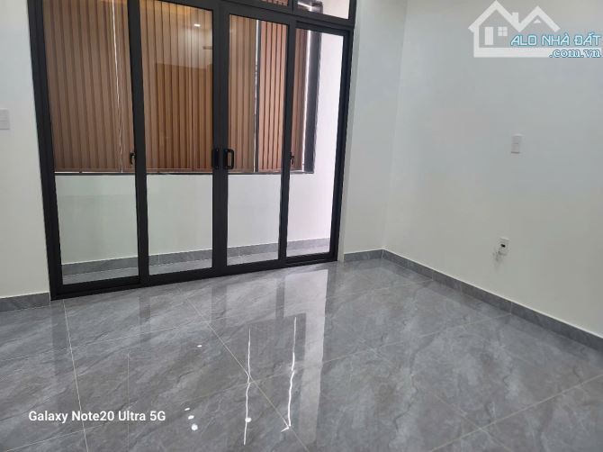 nhà xây mới ngõ 3xx MIẾU HAI XÃ  lê chân giá 3,5 tỷ - 4