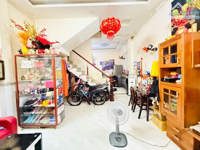 🚘🚘 HXH VƯỜN LÀI - SÁT MT TÂN PHÚ - NGANG GẦN 5m - 2 TẦNG - PHÒNG KHÁCH - NHỈNH 5 🪙🪙 - 4