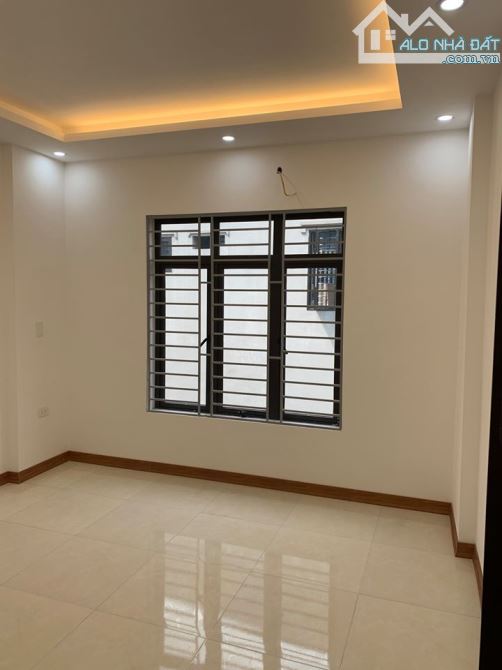 Hiếm- Ô tô ngủ trong nhà Ngõ rộng- Ở luôn. 40m2 4 tầng-Ngay gần ĐL TL. - 4