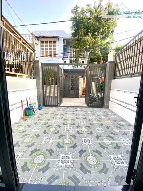 BÁN NHÀ RIÊNG HXH 6M - LÂM THỊ HỐ - QUẬN 12 - 68M2 - 2 TẦNG NHỈNH 4 TỶ - 4