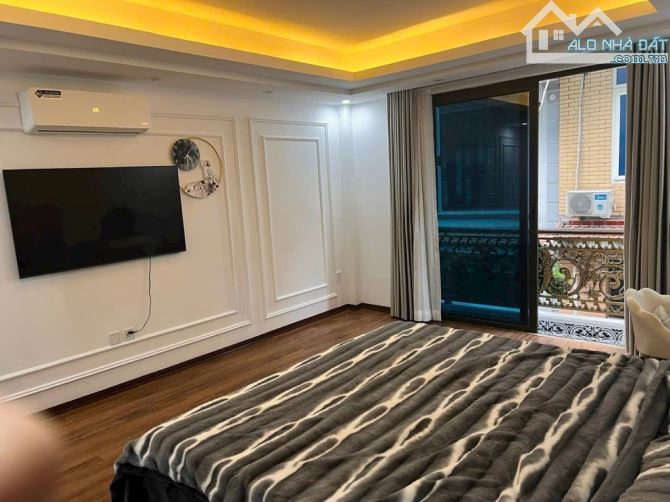 PHÂN LÔ QUÂN ĐỘI - KHU VIP THANG MÁY Ô TÔ TRÁNH - NHÀ ĐẸP NHƯ KHÁCH SẠN - VỈA HÈ - 12,6 TỶ - 5