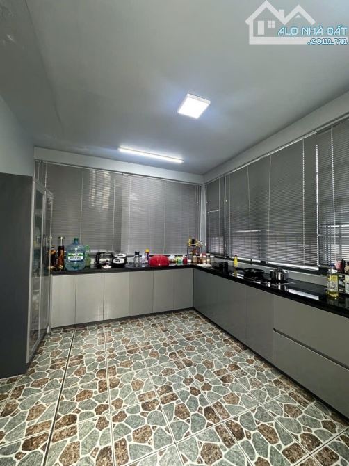 Bán nhà 6 tầng, 5m x 18m, hẻm xe tải, hầm và thang máy, gần Emart Phan Văn Trị, 16.X tỷ - 5