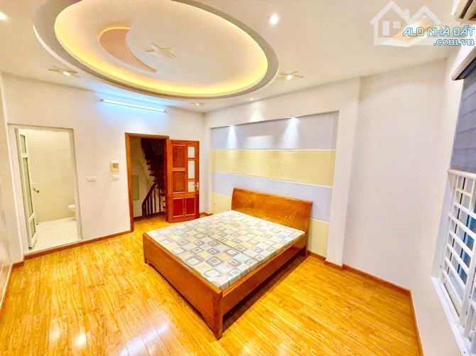 NGUYỄN KHANG - CẦU GIẤY NHÀ ĐẸP 5 TẦNG -NGÕ THÔNG- Ô TÔ 7 CHỖ ĐỖ CỬA 7,73 TỶ - 5