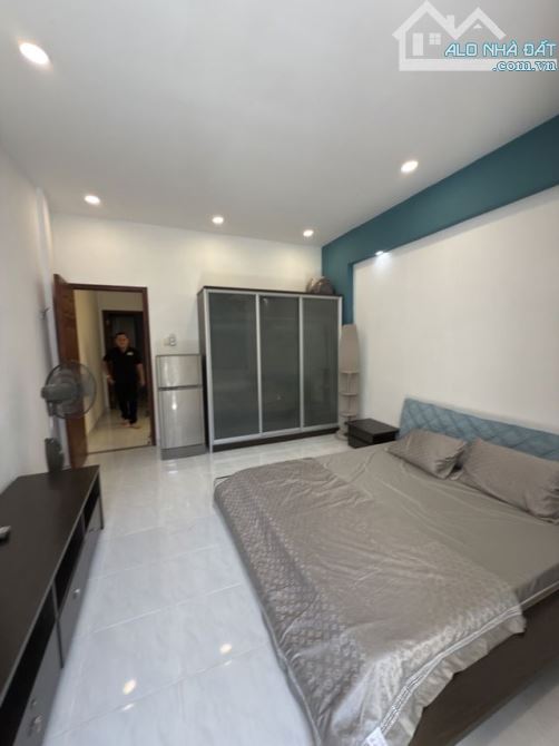 Tân Bình - hẻm xe hơi - 44m2 - 2 tầng - tặng full nội thất - dòng tiền - nhỉnh 6 tỷ - 5