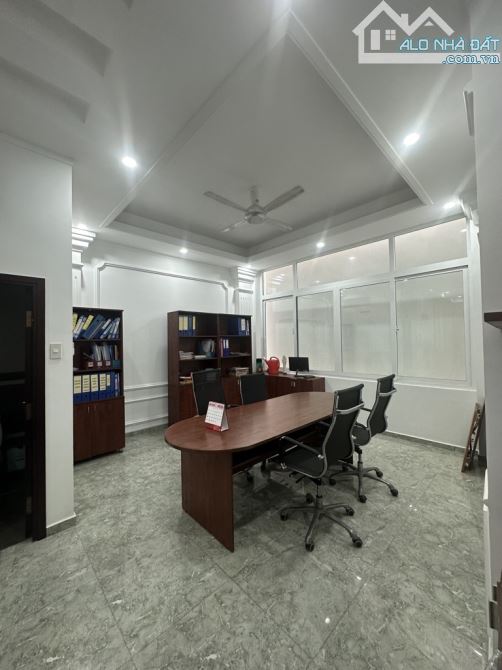 Bán nhà 6 tầng, 5m x 18m, hẻm xe tải, hầm và thang máy, gần Emart Phan Văn Trị, 16.X tỷ - 7