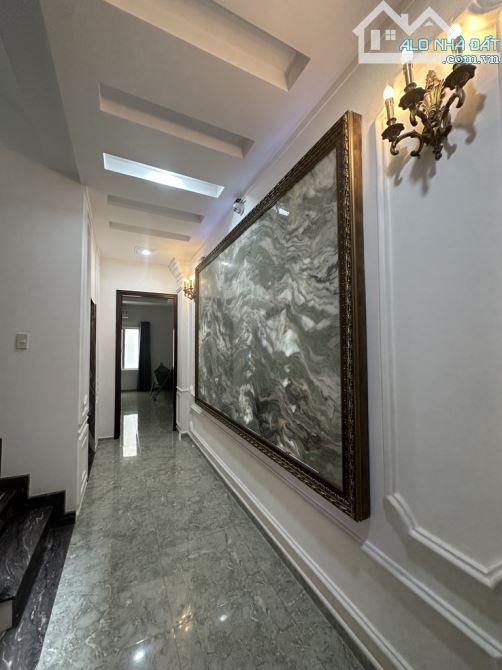 Bán nhà 6 tầng, 5m x 18m, hẻm xe tải, hầm và thang máy, gần Emart Phan Văn Trị, 16.X tỷ - 8