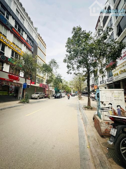 BÁN NHÀ MẶT PHỐ TRƯƠNG CÔNG GIAI – 75M² – 2TẦNG – MT 5.5M –VỈA HÈ RỘNG KINH DOANH– 43,x TỶ