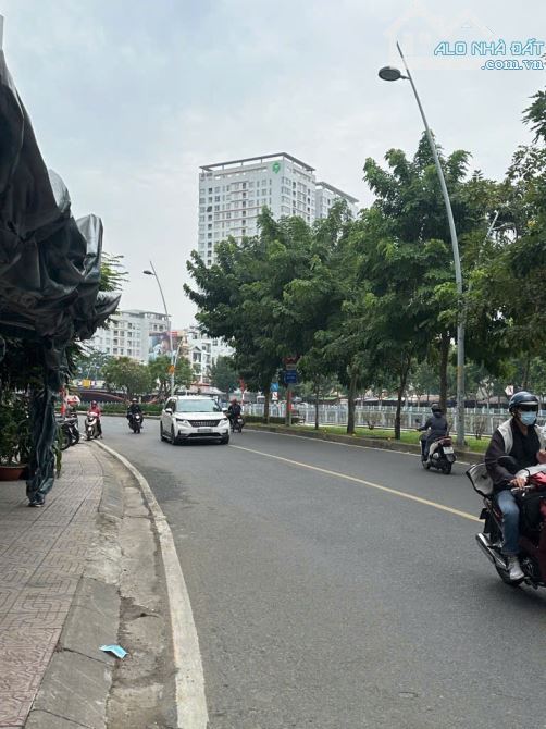 (SIÊU HIẾM) BÁN CĂN NHÀ CỰC RẺ ,TẠI P8,Q3, SỔ HỒNG RIÊNG,DT 4x19,5m,MẶT TIỀN KD,HẺM XE