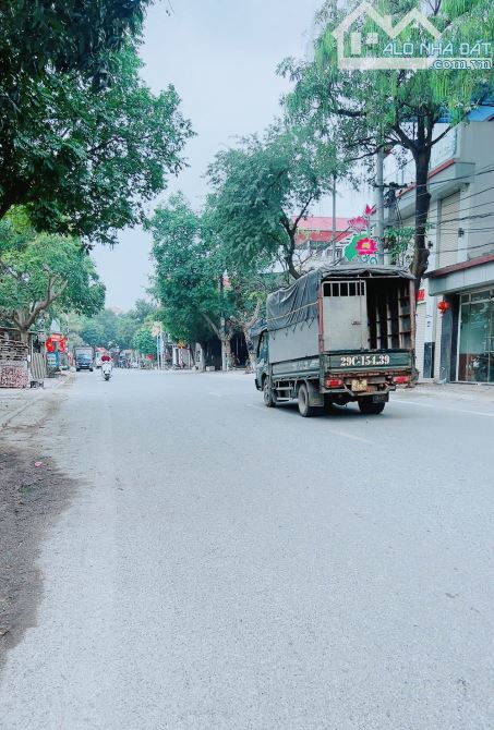 SIÊU MẪU QUANG MINH _MÊ LINH NGÕ THÔNG Ô TÔ TRÁNH KINH DOANH 56M ZÁ RẺ