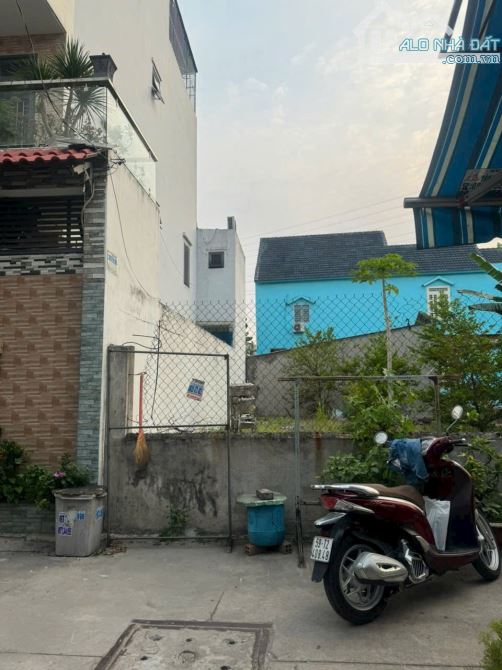 CHỦ NGỘP CẦN BÁN GẤP LÔ ĐẤT 68m2 THỔ CƯ. CHỈ 3.05 TỶ. NGAY NGUYỄN THỊ BÚP. TÂN CHÁNH HIỆP