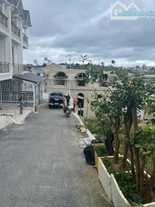 Đất biệt thự- view đep-  Nguyễn Đình Quân - P5 - Đà lạt. Gía 348m2 giá 11 tỷ