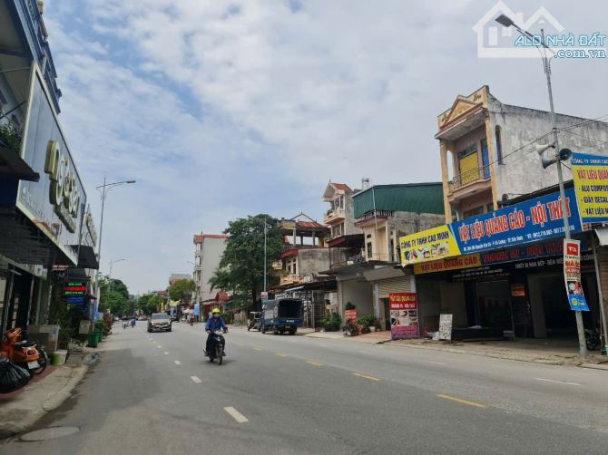 👉 Bán nhà 3 tầng , lô góc 2 mặt tiền . Ngõ rộng ô tô vào trong nhà . Tại khu Hòa Đình Võ