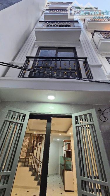 Bán Nhà Đẹp 33m2- 5T- Đa Sỹ- Hà Đông- Ô tô Đỗ 5m- Ngõ thông- sổ vuông- Nhỉnh 5 tỷ