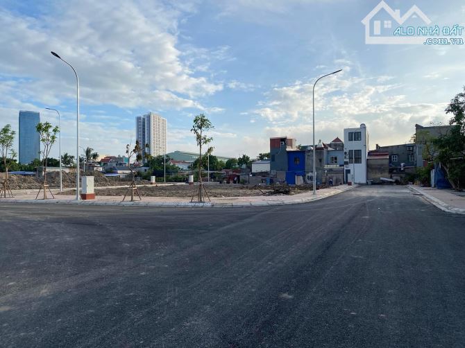 Bán đất phân lô Sở Dầu, Hồng Bàng hơn 50m đường 11m, chỉ 65tr/m