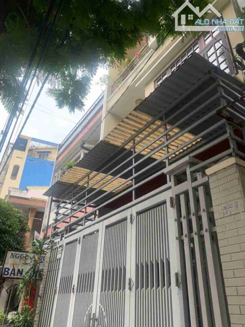 Bán nhà 3 mê 3 tầng đẹp đường Lý Tự Trọng, nhà đẹp vào ở luôn.