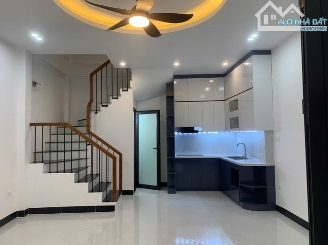 BÁN NHÀ 5 TẦNG MỚI ĐẸP NGÔ GIA TỰ – NGÕ RỘNG THOÁNG 3 BƯỚC Ô TÔ TRÁNH- CHỈ 5.35 TỶ