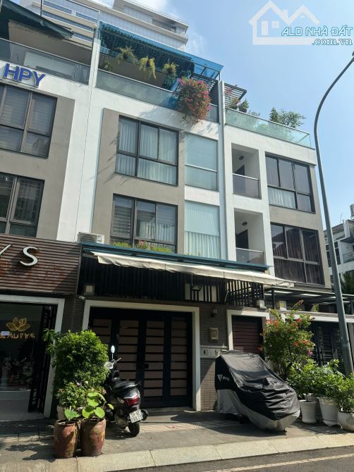 Siêu hiếm! Hẻm 10m 490/ Nguyễn Tri Phương - DT: 5,2x19m - Giá: 17,5 tỷ TL - Kết cấu: 4 tần