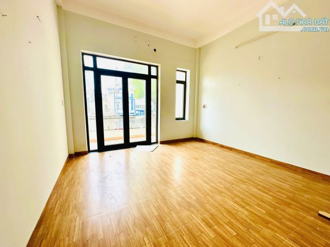 Bán nhà 3 tầng MT Lý Thái Tông, Thanh Khê, Đà Nẵng. Thuận tiện KD, buôn bán