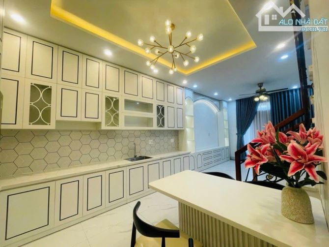 🏡  NHÀ 2 TẦNG, MẶT TIỀN ĐƯỜNG - VIEW ĐÀ LẠT, GIÁ CỰC TỐT.