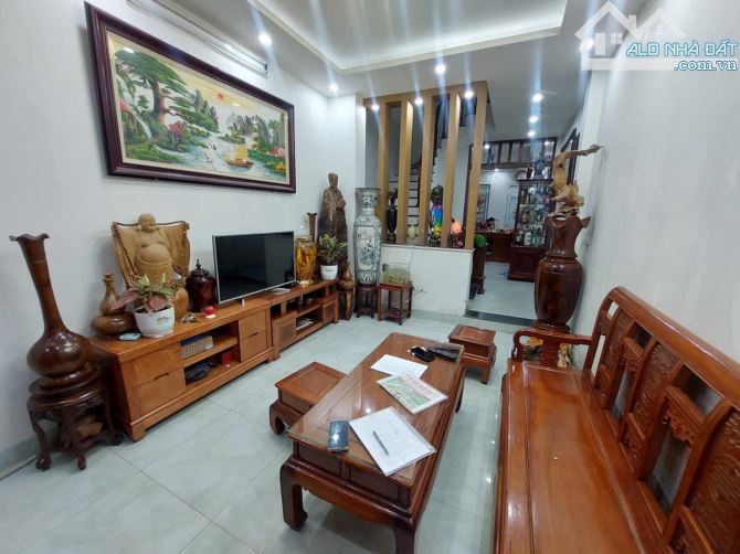 Nhà Bồ đề dân xây chắc chắn 50m 5 tầng ngõ ô tô kinh doanh 10 tỷ