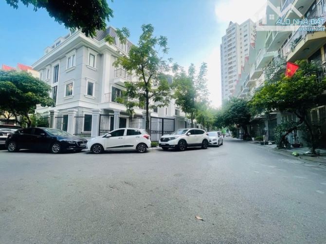 BÁN LK KHU ĐÔ THỊ 65 VỈA HÈ Ô TÔ TRÁNH, GA TÀU ĐIỆN, NHỈNH 15 TỶ