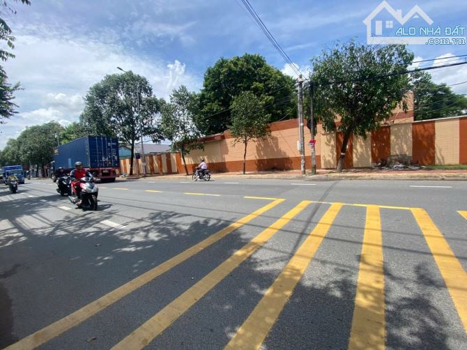 Bán 23000m2 đất 2 mặt tiền Bùi Hữu Nghĩa, p.Hoá An. Sổ sở hữu lâu dài