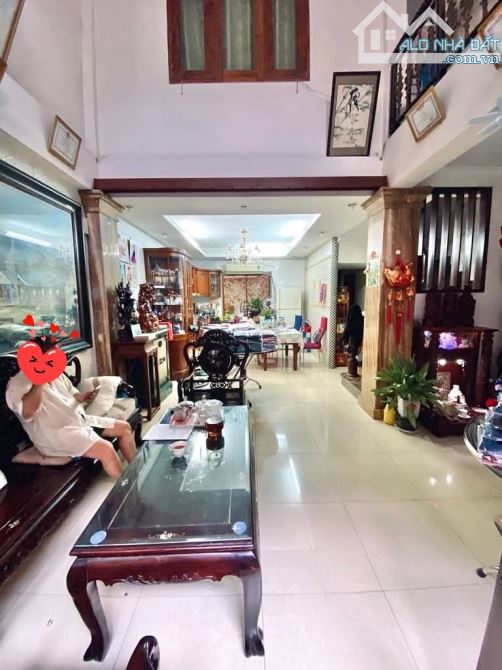 NGỘP BANK - BÁN GẤP Nhà Hiếm Gần Chợ Vải P10 Tân Bình 64m² - 5 Tầng - Nở Hậu. 7.6 tỷ