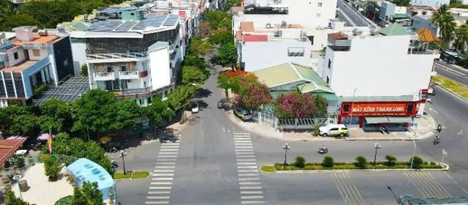 Tòa nhà góc đường A1 và B1 thuộc KĐT Vĩnh Điềm Trung, 217m * 5 tầng có thang máy, sổ hồng