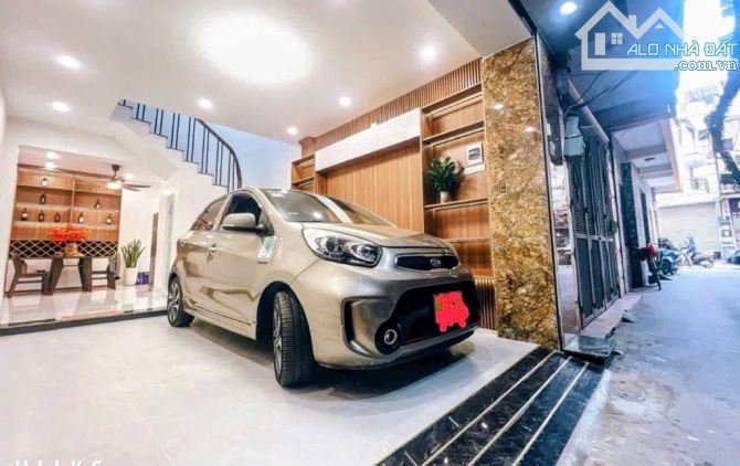 Bán nhà Hoàng Cầu, phân lô, oto, DT 43m2, vị trí vàng, cực hiếm, chỉ 15 tỷ 3