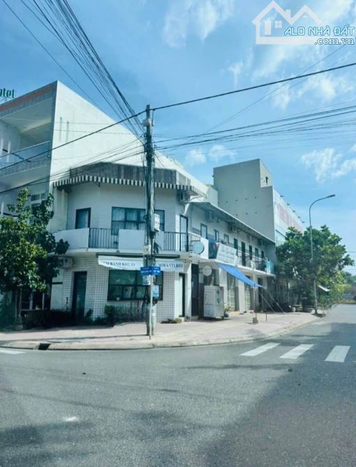 Cần bán căn nhà 1 trệt 1 lầu góc 2 mặt đường Hoàng Bích Sơn- Tuệ Tỉnh khu hùng vương