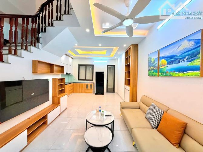 CÁCH PHỐ 25M, DIỆN TÍCH 54M2, 4 TẦNG, MT 4M, Ô CHỜ THANG MÁY, GIÁ 9.5 TỶ