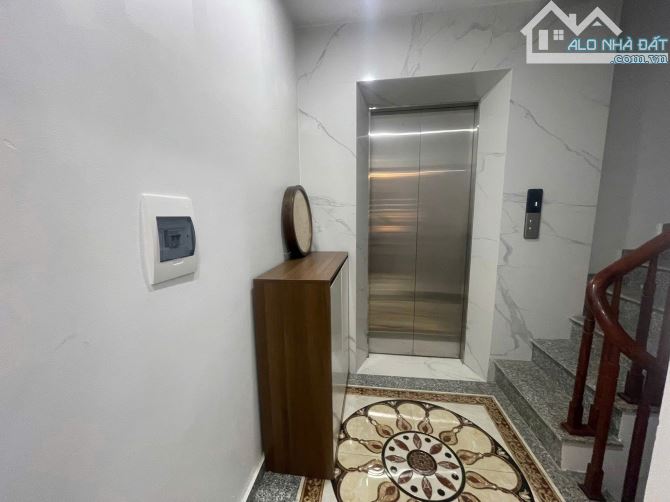 Bán nhà mặt ngõ 2 ô tô tránh Hoàng Đạo Thành 45m giá 12.5 tỷ