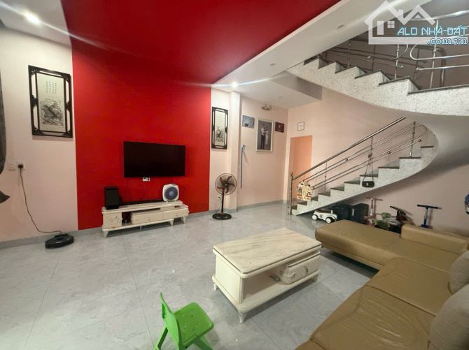 BÁN NHÀ 2 TẦNG ĐƯỜNG NGUYỄN VĂN THOẠI - CÁCH BIỂN 100M - GIÁ CHỈ 9TY5