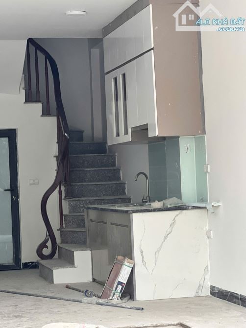Bán Nhanh Nhà 5 Tầng Tại Đông Dư, Gia Lâm, đường ô tô tránh nhau