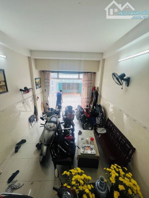 NHÀ 3 TẦNG HẺM XE TẢI Đ SỐ 5 GẦN TRƯỜNG TH LÊ TRỌNG TẤN GIÁP TÂN PHÚ- 56M2(4x14). CHỈ 6 TỶ